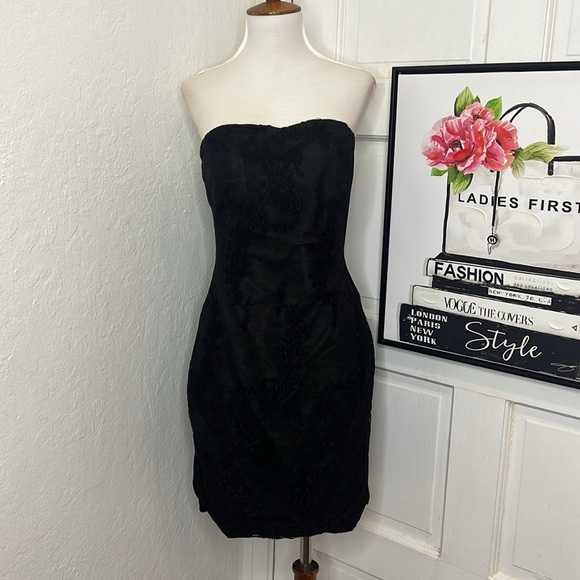 Marchesa Notte Black Lace Strapless Mini Dress Size 10 - Picture 1 of 8